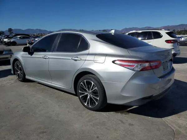4T1B11HK3KU268503 2019 TOYOTA CAMRY - Image 2
