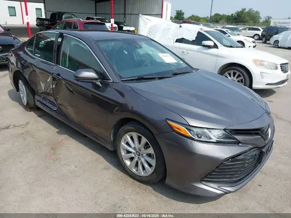 4T1B11HK3KU268999 2019 TOYOTA CAMRY - Image 1