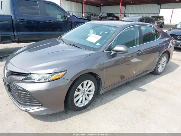4T1B11HK3KU268999 2019 TOYOTA CAMRY - Image 2