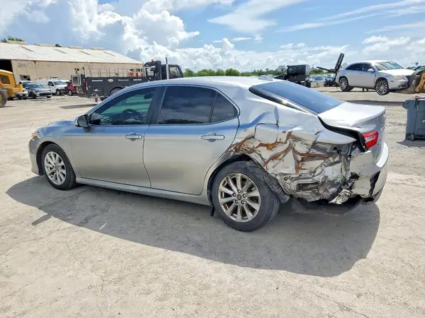 4T1B11HK3KU271014 2019 TOYOTA CAMRY - Image 2