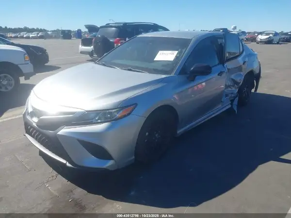 4T1B11HK3KU274284 2019 TOYOTA CAMRY - Image 2