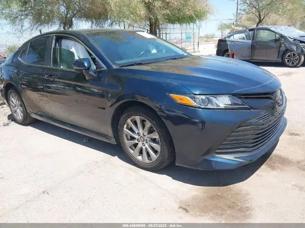 4T1B11HK3KU278447 2019 TOYOTA CAMRY - Image 1