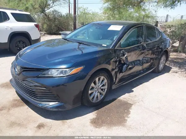 4T1B11HK3KU278447 2019 TOYOTA CAMRY - Image 2