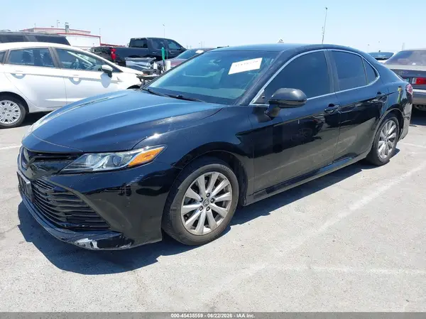 4T1B11HK3KU278612 2019 TOYOTA CAMRY - Image 2