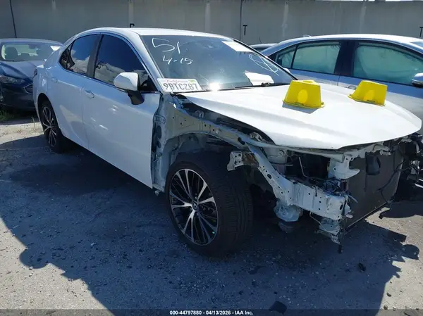 4T1B11HK3KU280554 2019 TOYOTA CAMRY - Image 1