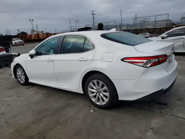 4T1B11HK3KU283910 2019 TOYOTA CAMRY - Image 2
