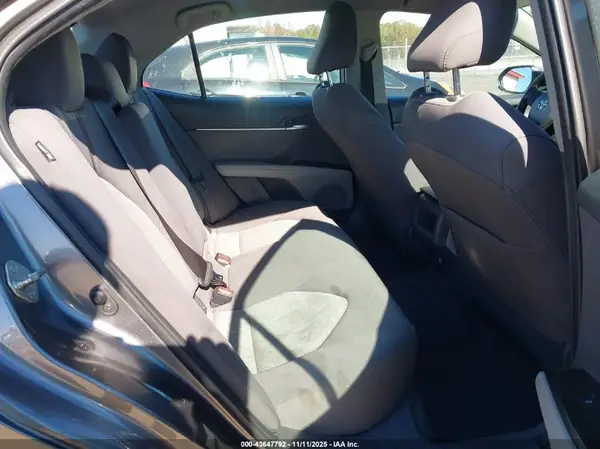 4T1B11HK3KU284345 2019 TOYOTA CAMRY - Image 8