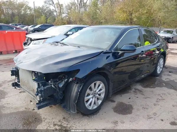 4T1B11HK3KU289318 2019 TOYOTA CAMRY - Image 2
