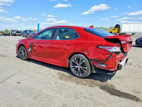 4T1B11HK3KU289884 2019 TOYOTA CAMRY - Image 2