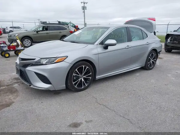 4T1B11HK3KU679092 2019 TOYOTA CAMRY - Image 2