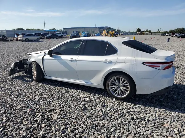 4T1B11HK3KU683739 2019 TOYOTA CAMRY - Image 2