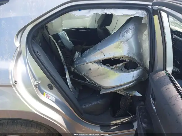 4T1B11HK3KU684535 2019 TOYOTA CAMRY - Image 8