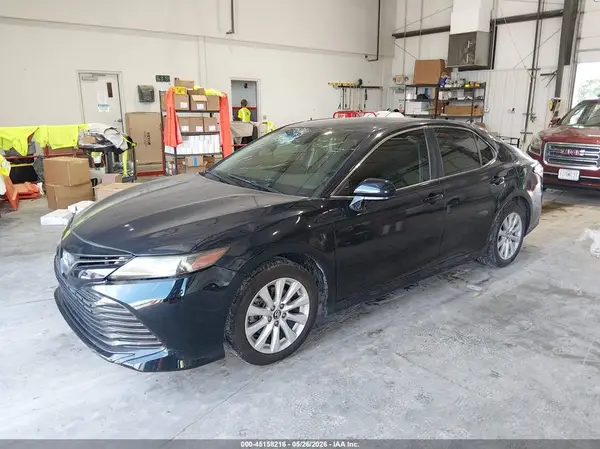4T1B11HK3KU684986 2019 TOYOTA CAMRY - Image 2