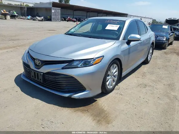 4T1B11HK3KU692280 2019 TOYOTA CAMRY - Image 2