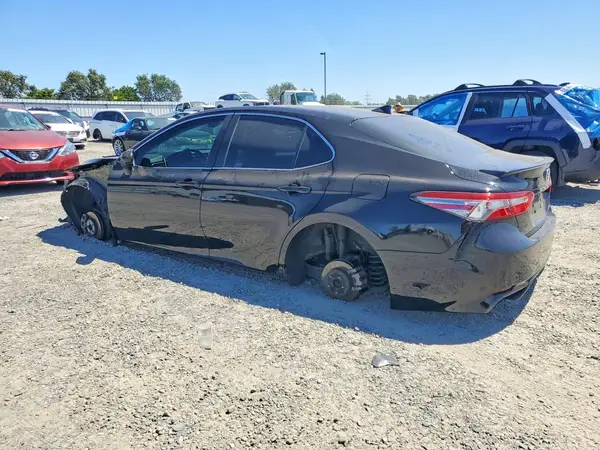 4T1B11HK3KU694238 2019 TOYOTA CAMRY - Image 2
