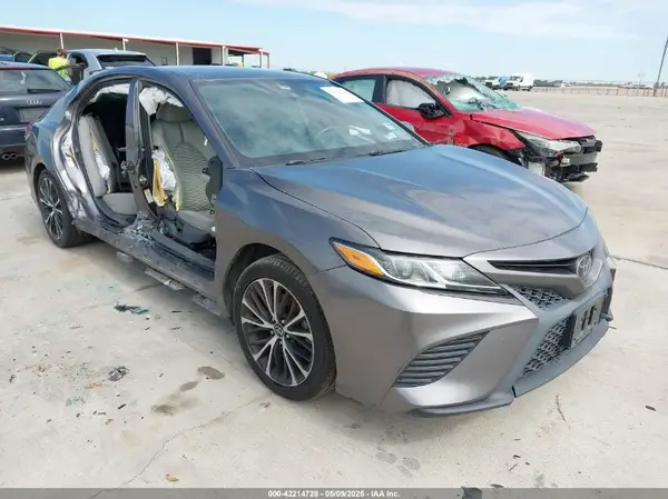 4T1B11HK3KU696071 2019 TOYOTA CAMRY - Image 1