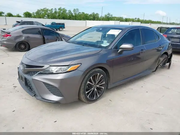 4T1B11HK3KU696071 2019 TOYOTA CAMRY - Image 2