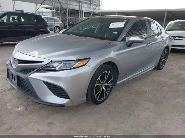 4T1B11HK3KU699438 2019 TOYOTA CAMRY - Image 2