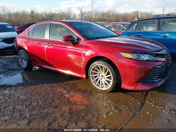 4T1B11HK3KU708834 2019 TOYOTA CAMRY - Image 1