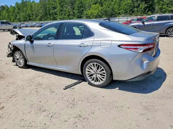 4T1B11HK3KU709160 2019 TOYOTA CAMRY - Image 2