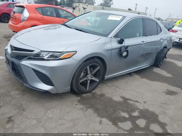 4T1B11HK3KU712432 2019 TOYOTA CAMRY - Image 2