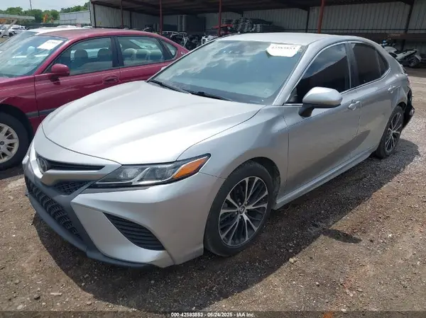 4T1B11HK3KU714035 2019 TOYOTA CAMRY - Image 2