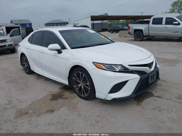 4T1B11HK3KU719137 2019 TOYOTA CAMRY - Image 1