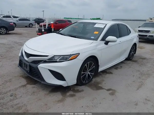 4T1B11HK3KU719137 2019 TOYOTA CAMRY - Image 2
