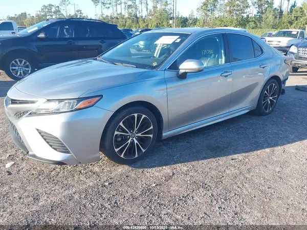 4T1B11HK3KU725181 2019 TOYOTA CAMRY - Image 2