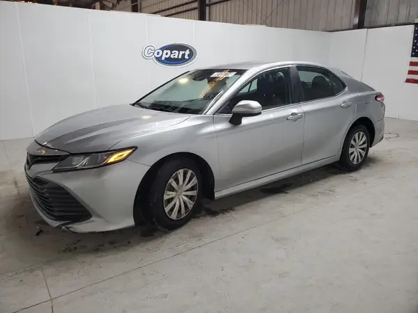 4T1B11HK3KU726282 2019 TOYOTA CAMRY - Image 1