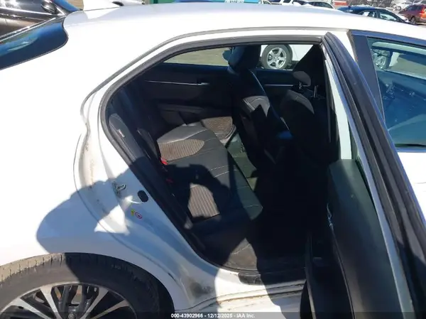 4T1B11HK3KU729067 2019 TOYOTA CAMRY - Image 8
