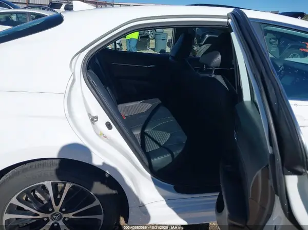 4T1B11HK3KU731949 2019 TOYOTA CAMRY - Image 8