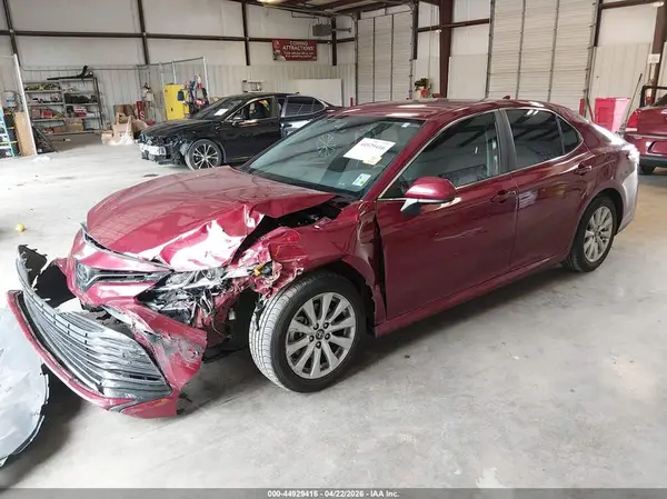 4T1B11HK3KU733331 2019 TOYOTA CAMRY - Image 2