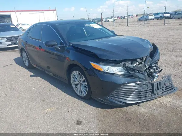 4T1B11HK3KU735161 2019 TOYOTA CAMRY - Image 1