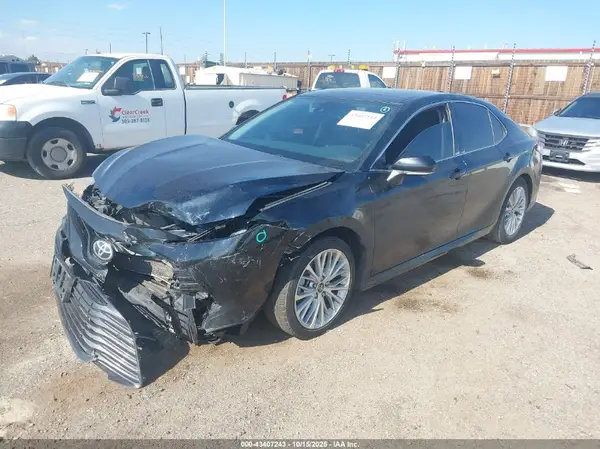 4T1B11HK3KU735161 2019 TOYOTA CAMRY - Image 2
