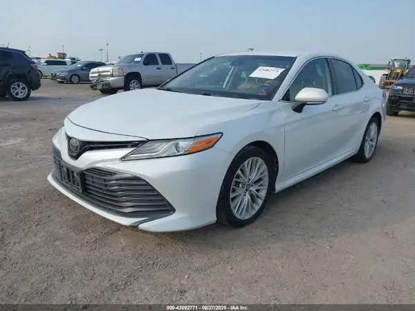 4T1B11HK3KU738481 2019 TOYOTA CAMRY - Image 2