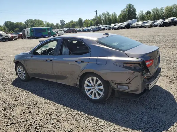 4T1B11HK3KU744197 2019 TOYOTA CAMRY - Image 2