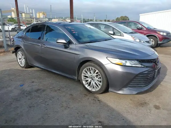 4T1B11HK3KU744328 2019 TOYOTA CAMRY - Image 1