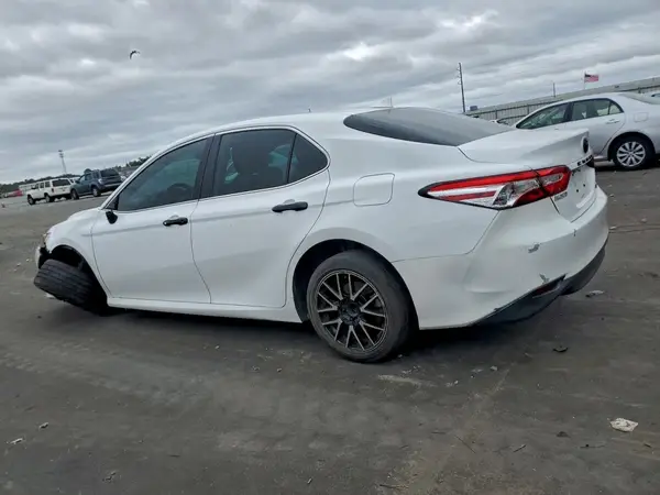 4T1B11HK3KU745995 2019 TOYOTA CAMRY - Image 2