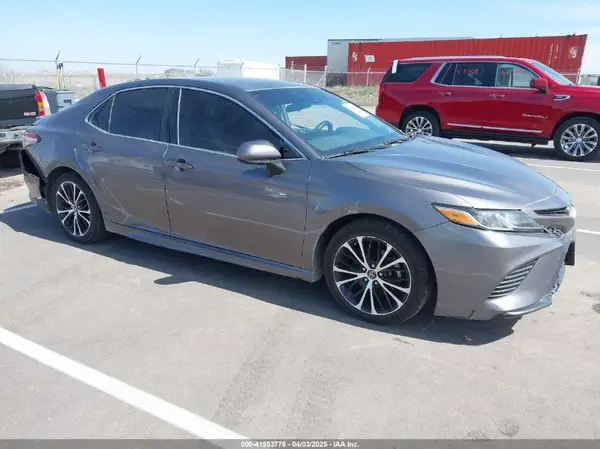 4T1B11HK3KU747018 2019 TOYOTA CAMRY - Image 1