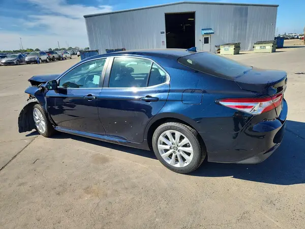 4T1B11HK3KU748413 2019 TOYOTA CAMRY - Image 2