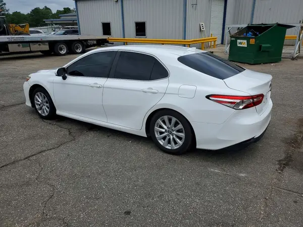 4T1B11HK3KU757368 2019 TOYOTA CAMRY - Image 2