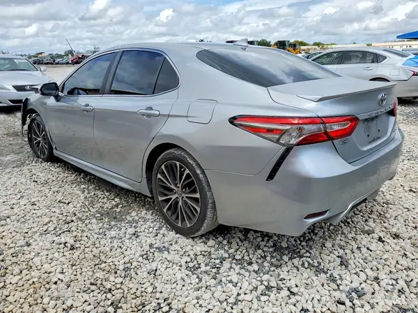 4T1B11HK3KU757726 2019 TOYOTA CAMRY - Image 2