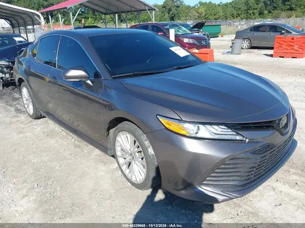 4T1B11HK3KU758424 2019 TOYOTA CAMRY - Image 1