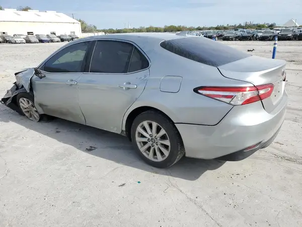 4T1B11HK3KU758567 2019 TOYOTA CAMRY - Image 2