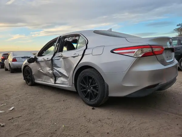 4T1B11HK3KU759556 2019 TOYOTA CAMRY - Image 2