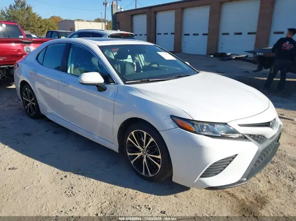 4T1B11HK3KU761808 2019 TOYOTA CAMRY - Image 1