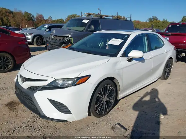 4T1B11HK3KU761808 2019 TOYOTA CAMRY - Image 2