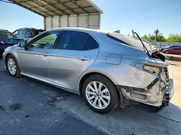 4T1B11HK3KU762697 2019 TOYOTA CAMRY - Image 2