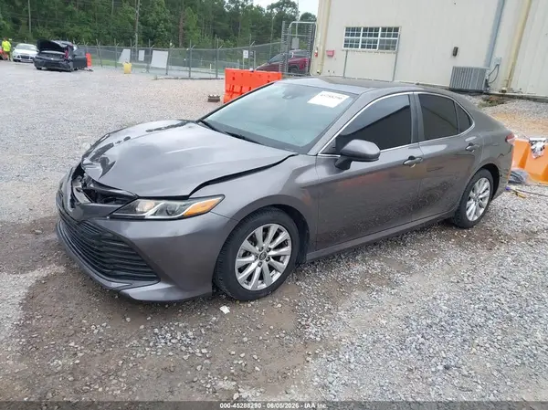 4T1B11HK3KU764725 2019 TOYOTA CAMRY - Image 2